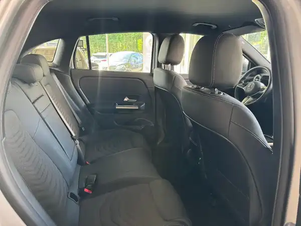 MERCEDES-BENZ EQA (12/19)