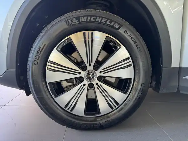 MERCEDES-BENZ EQA (19/19)