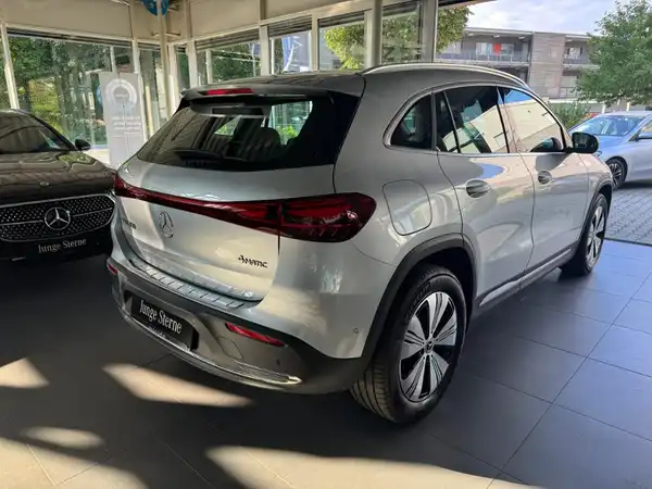 MERCEDES-BENZ EQA (4/19)