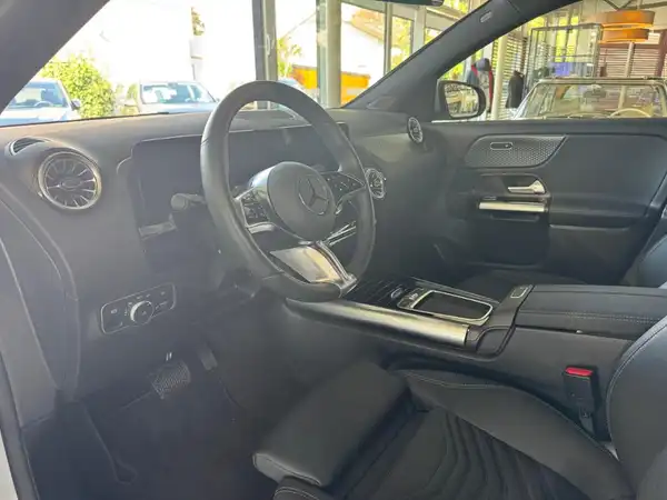 MERCEDES-BENZ EQA (7/19)