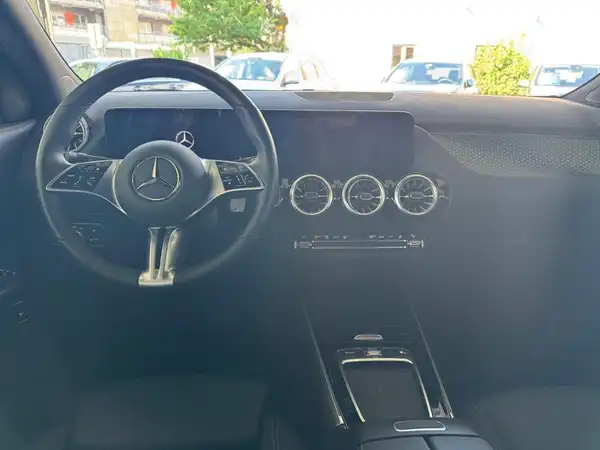 MERCEDES-BENZ EQA (10/19)