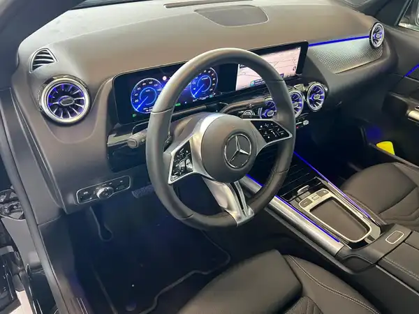 MERCEDES-BENZ EQA (9/25)