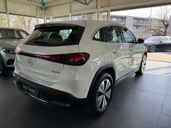 MERCEDES-BENZ EQA (5/18)