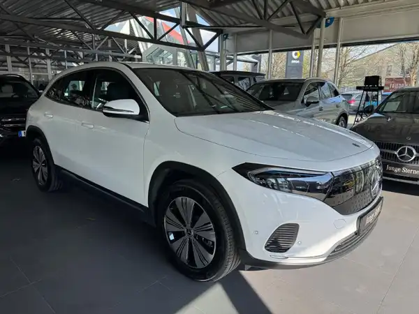 MERCEDES-BENZ EQA (6/18)