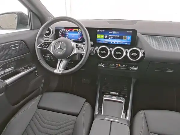 MERCEDES-BENZ GLA 220 (6/10)