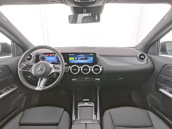 MERCEDES-BENZ GLA 220 (7/10)