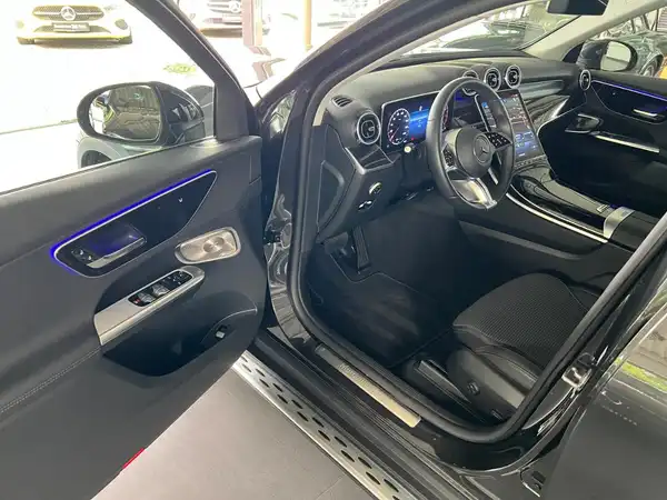 MERCEDES-BENZ GLC (9/27)