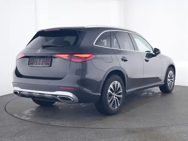 MERCEDES-BENZ GLC (3/10)