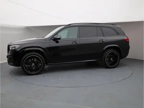 MERCEDES-BENZ GLS (2/30)