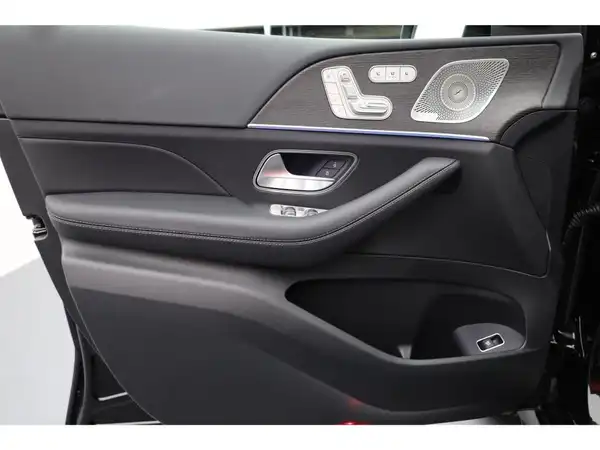 MERCEDES-BENZ GLS (9/30)