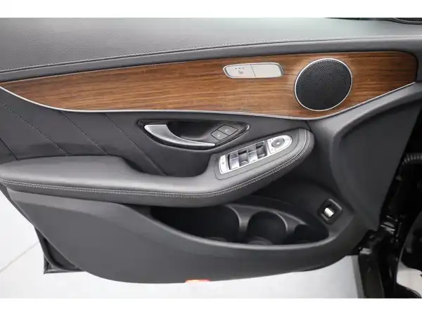 MERCEDES-BENZ GLC (12/26)