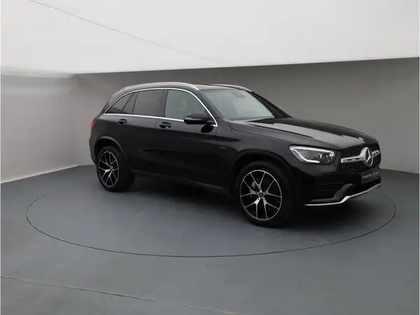 MERCEDES-BENZ GLC (8/26)