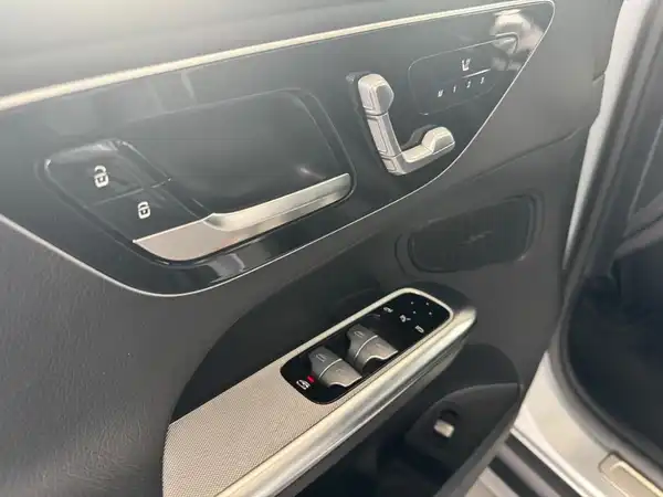 MERCEDES-BENZ GLC (9/19)