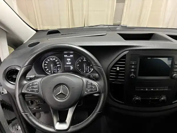 MERCEDES-BENZ R-KLASSE (9/18)