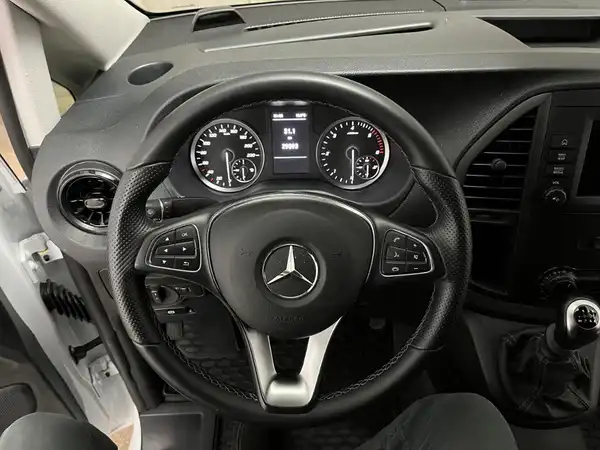 MERCEDES-BENZ R-KLASSE (9/20)
