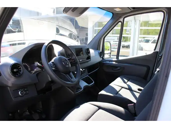 MERCEDES-BENZ R-KLASSE (8/17)
