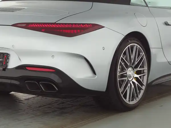 MERCEDES-BENZ SL (4/9)