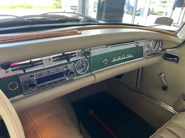 MERCEDES-BENZ SL (15/18)