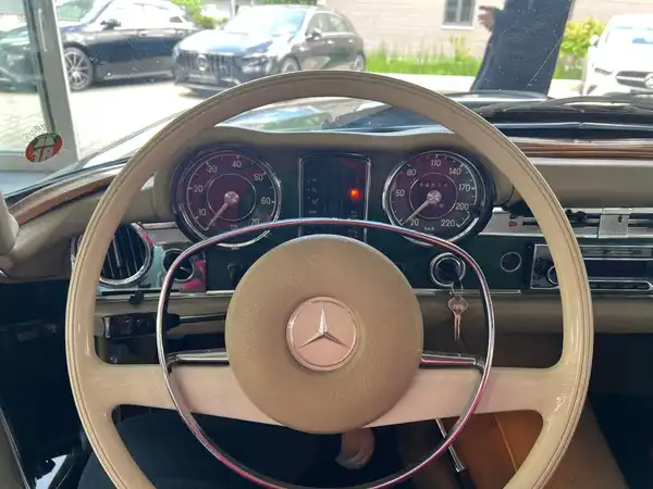 MERCEDES-BENZ SL (16/18)