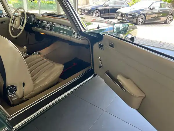 MERCEDES-BENZ SL (10/18)