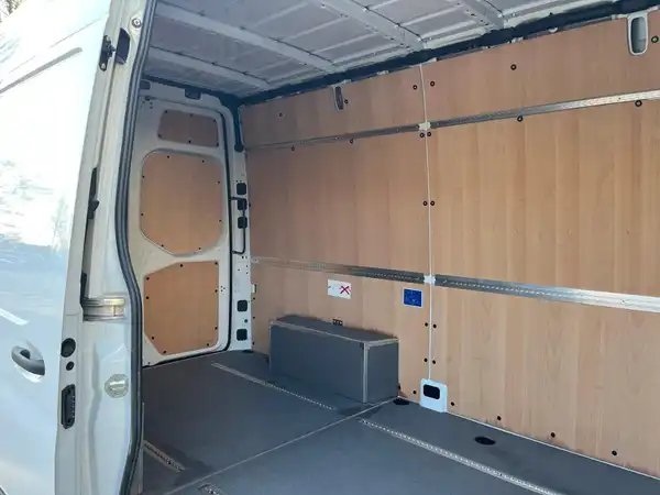 MERCEDES-BENZ SPRINTER (17/20)