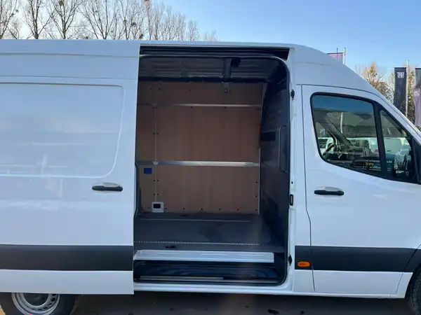 MERCEDES-BENZ SPRINTER (18/20)