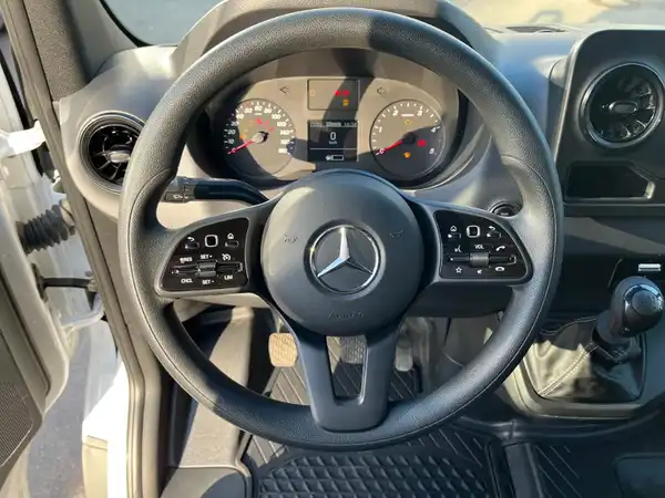 MERCEDES-BENZ SPRINTER (10/20)