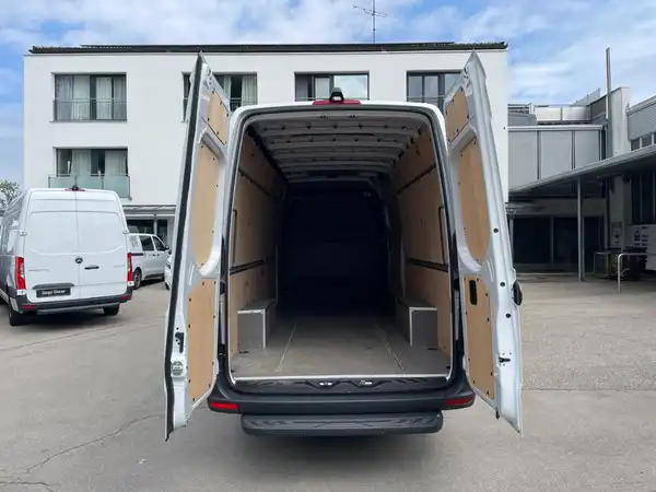 MERCEDES-BENZ SPRINTER (15/20)