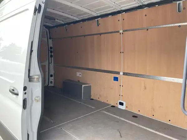 MERCEDES-BENZ SPRINTER (17/20)