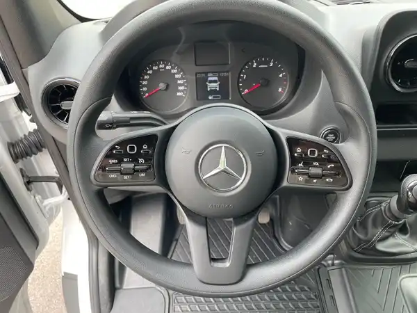 MERCEDES-BENZ SPRINTER (10/20)