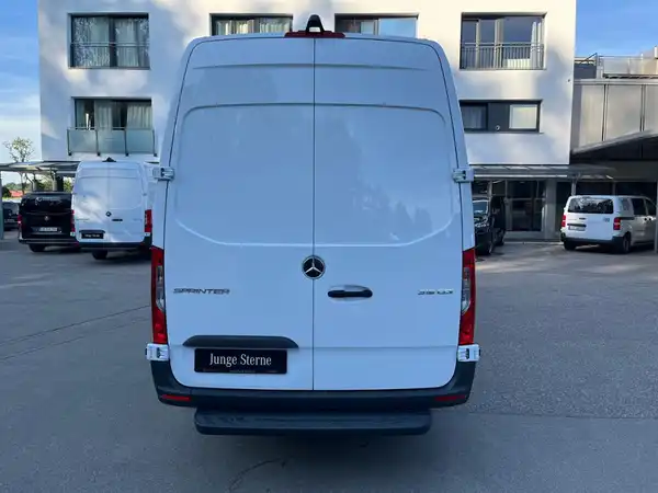 MERCEDES-BENZ SPRINTER (6/17)