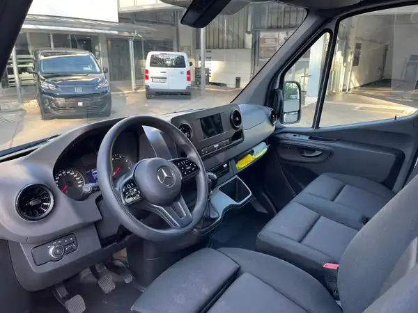 MERCEDES-BENZ SPRINTER (8/17)