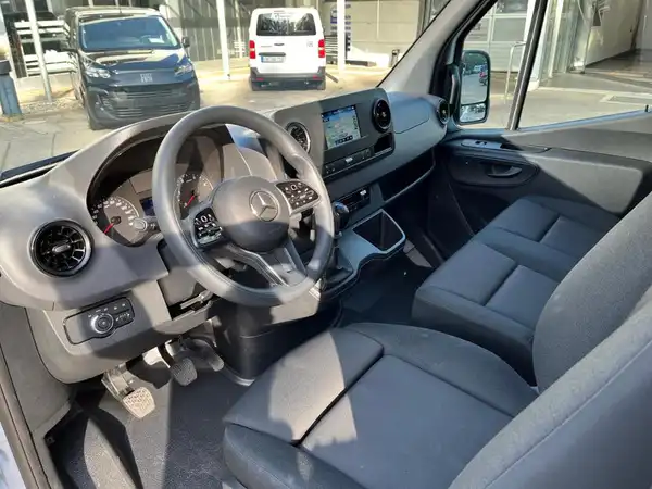 MERCEDES-BENZ SPRINTER (8/20)
