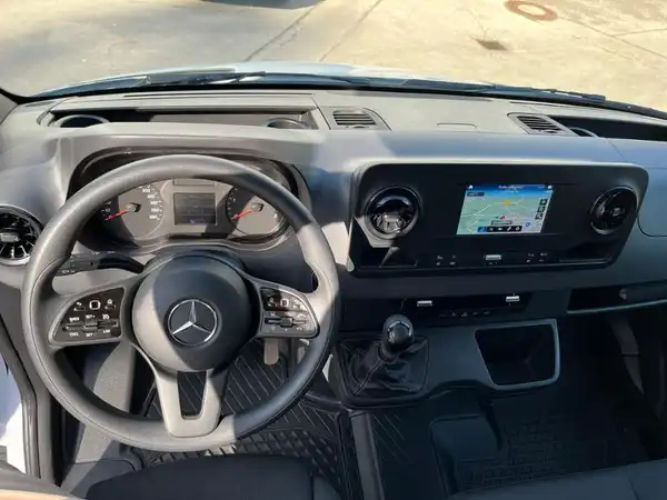 MERCEDES-BENZ SPRINTER (10/21)