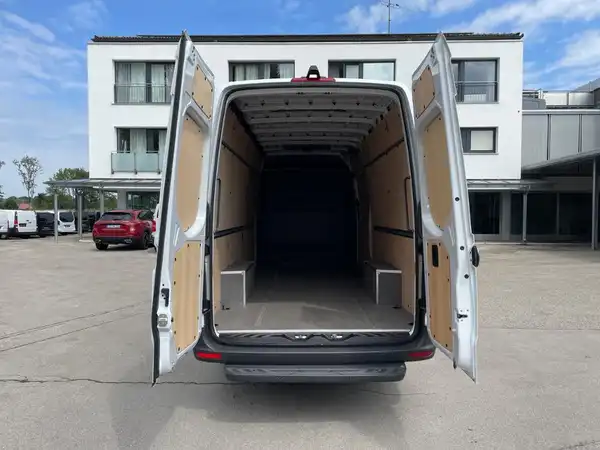 MERCEDES-BENZ SPRINTER (15/20)