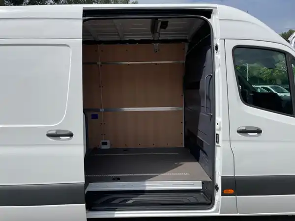 MERCEDES-BENZ SPRINTER (18/20)