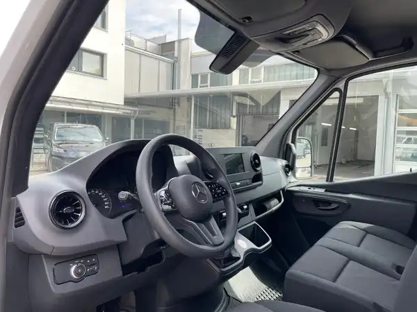 MERCEDES-BENZ SPRINTER (8/20)