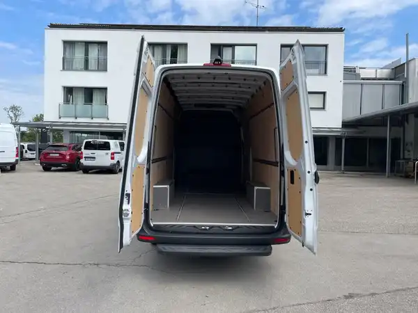 MERCEDES-BENZ SPRINTER (15/20)