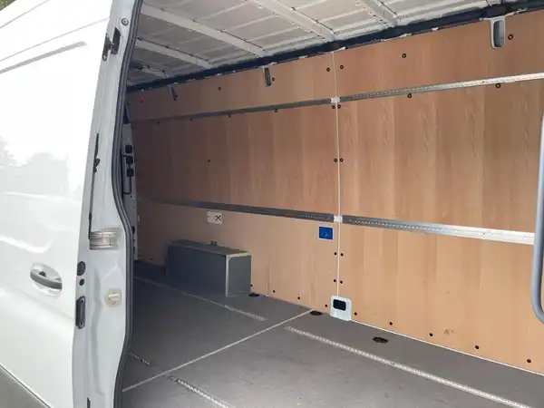 MERCEDES-BENZ SPRINTER (17/20)