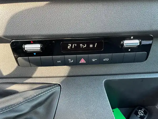 MERCEDES-BENZ SPRINTER (21/22)