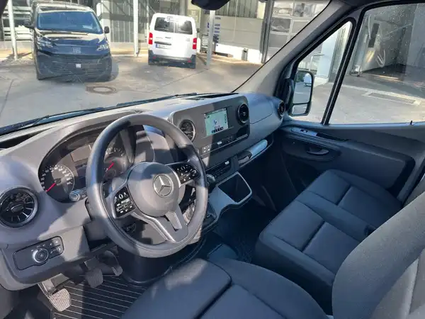 MERCEDES-BENZ SPRINTER (8/22)