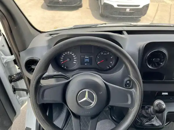 MERCEDES-BENZ SPRINTER 211 (9/18)