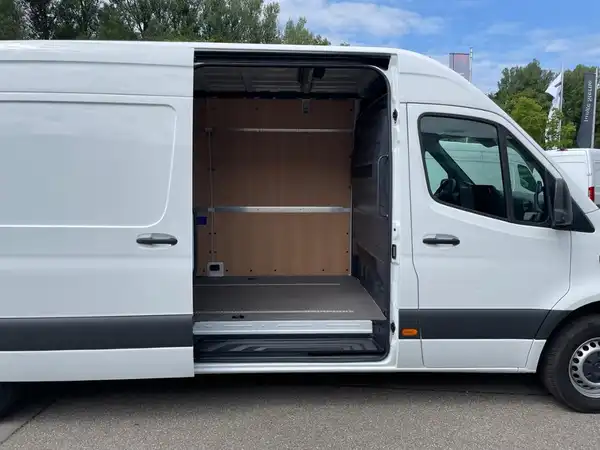 MERCEDES-BENZ SPRINTER (18/20)
