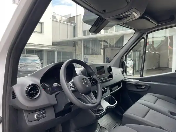 MERCEDES-BENZ SPRINTER (8/20)