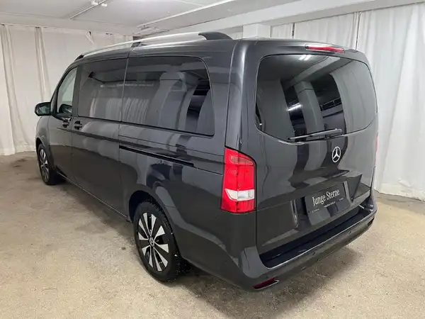 MERCEDES-BENZ V 220 (6/27)