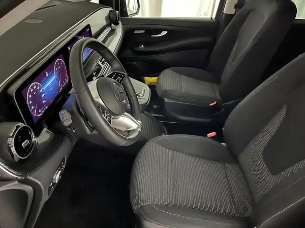 MERCEDES-BENZ V 220 (9/27)