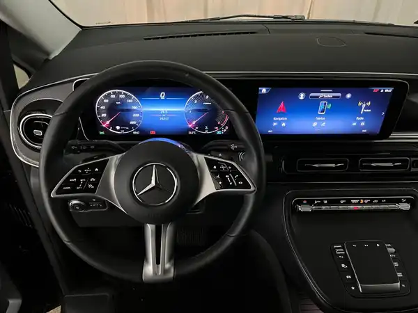 MERCEDES-BENZ V 220 (10/27)