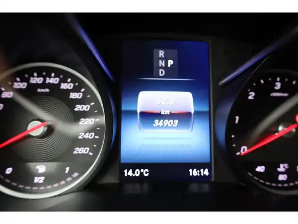 MERCEDES-BENZ V 250 (12/26)