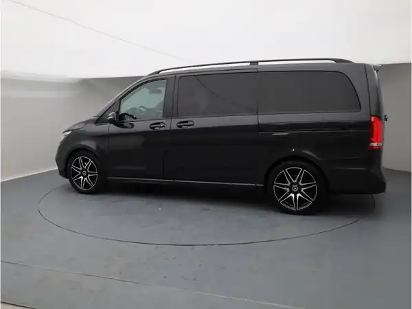 MERCEDES-BENZ V 250 (3/26)