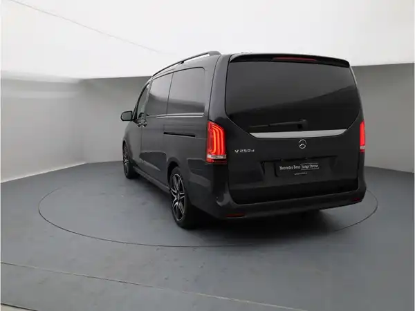 MERCEDES-BENZ V 250 (4/26)